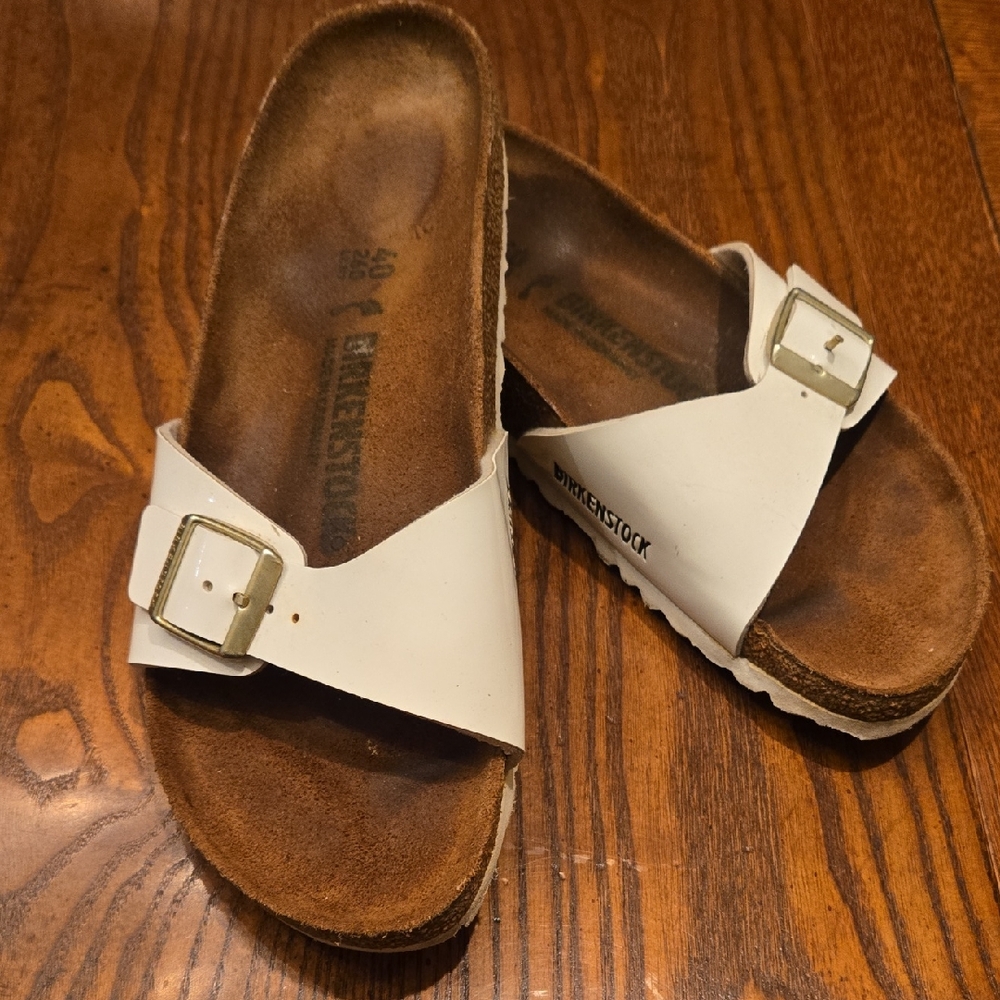 Birkenstock Madrid White Patent Leather Slide Sandals Gold Buckle GUC Sz 40